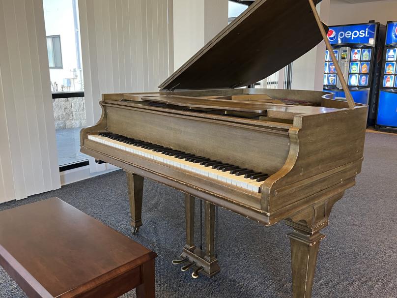 Review: What’s the Scoop on Dorm Pianos?